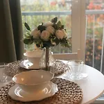 Cozy Prague Airport- 5 Minute Drive From Airport *