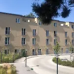 Apartamento Cozy Prague Airport- 5 Minute Drive From Airport Tuchomerice
