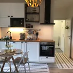 Cozy Prague Airport- 5 Minute Drive From Airport Appartement Tuchomerice