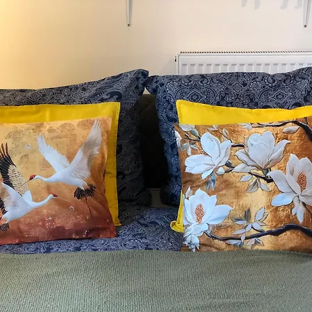 Cozy Prague Airport- 5 Minute Drive From Airport *