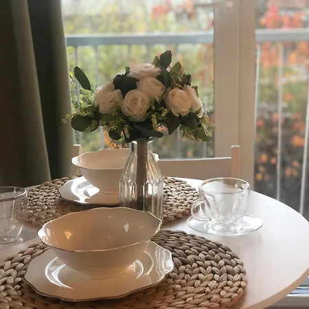 Cozy Prague Airport- 5 Minute Drive From Airport *