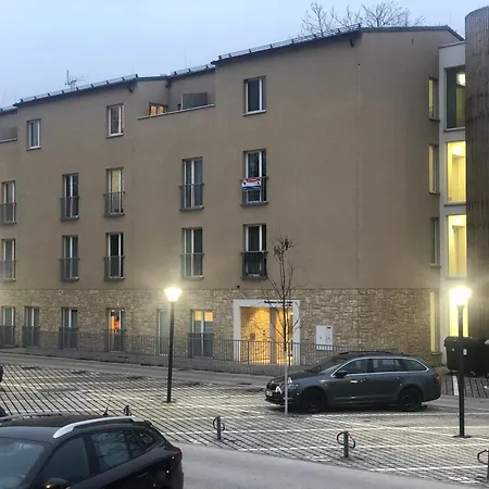 Cozy Prague Airport- 5 Minute Drive From Airport דירה *