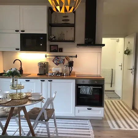 Cozy Prague Airport- 5 Minute Drive From Airport 아파트 Tuchomerice