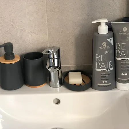 Cozy Prague Airport- 5 Minute Drive From Airport * Tuchomerice