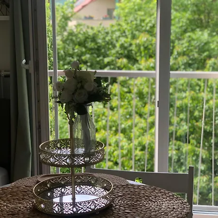 Cozy Prague Airport- 5 Minute Drive From Airport 아파트