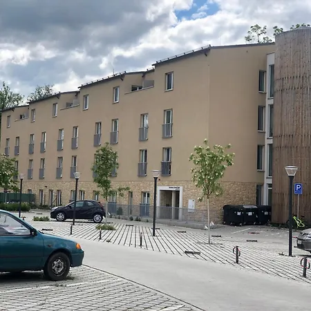 Cozy Prague Airport- 5 Minute Drive From Airport 아파트