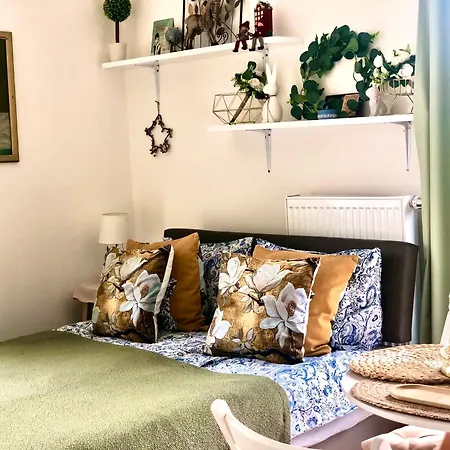 Cozy Prague Airport- 5 Minute Drive From Airport 아파트