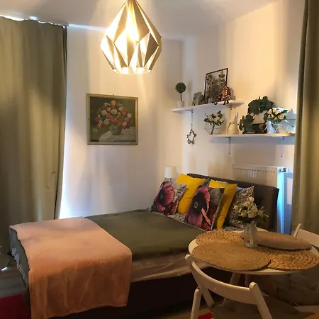 Cozy Prague Airport- 5 Minute Drive From Airport Tuchomerice