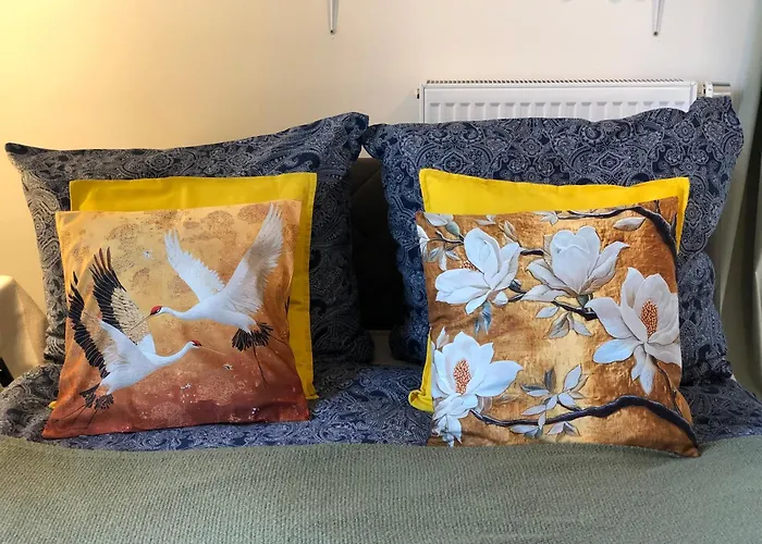 Cozy Prague Airport- 5 Minute Drive From Airport *