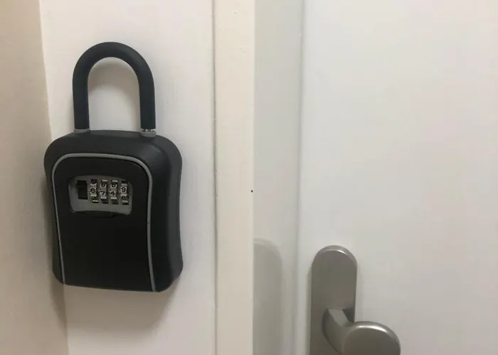 Cozy Prague Airport- 5 Minute Drive From Airport דירה Tuchomerice