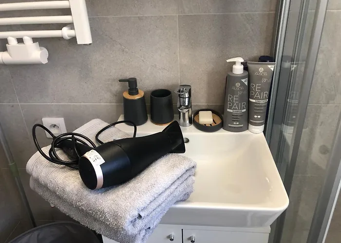 Cozy Prague Airport- 5 Minute Drive From Airport דירה *